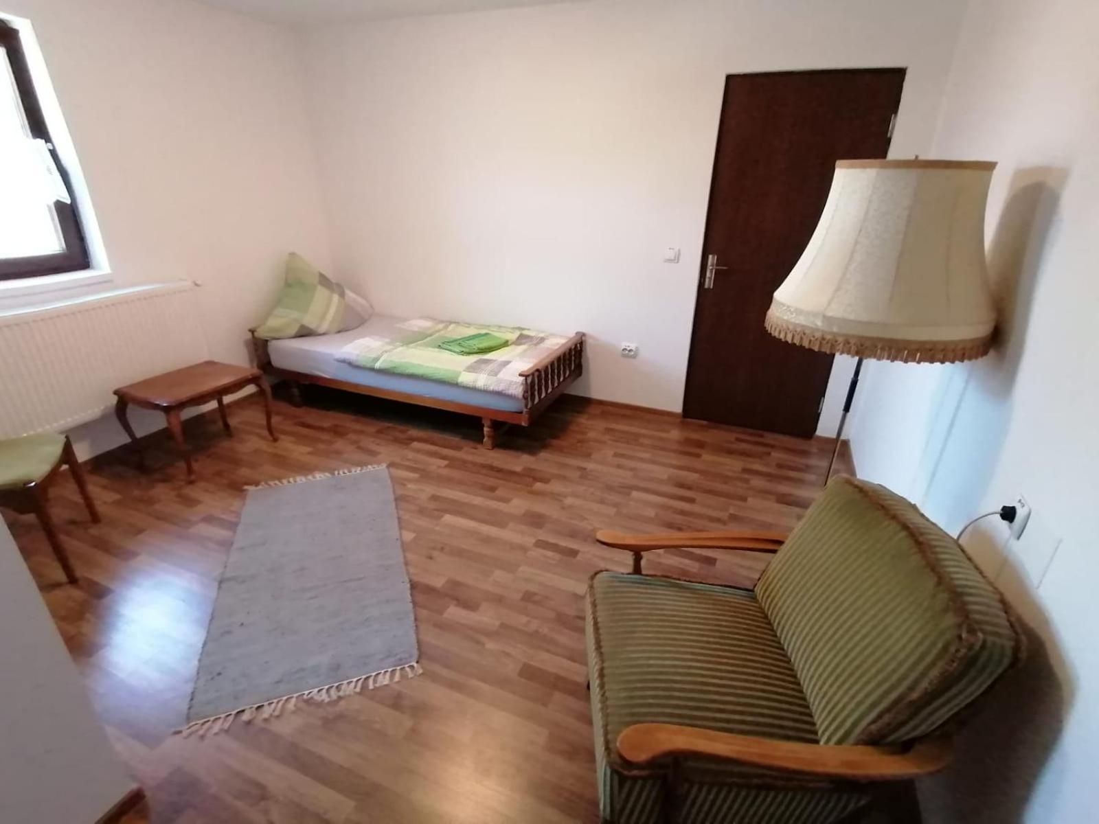 Hotel Casa Bunicii Sasca Montană Exteriér fotografie